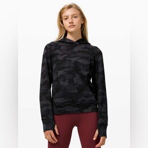 Lululemon Scuba Pullover Heritage Camo Deep Coal Multi. Women’s size 8